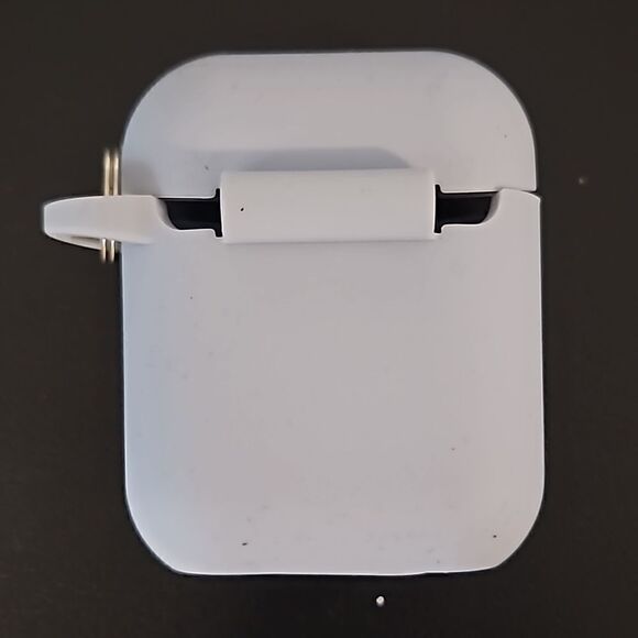 Airpods Silicone Case - Picture 2 of 3